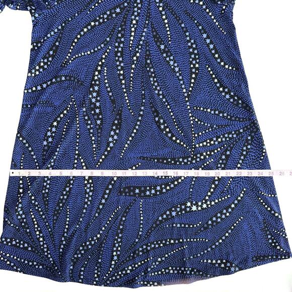 BCBGeneration Long Sleeve Star Shift Dress Size Medium - Picture 9 of 12